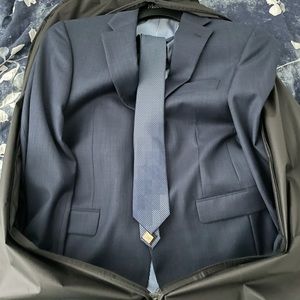 Tommy Hilfiger Suit